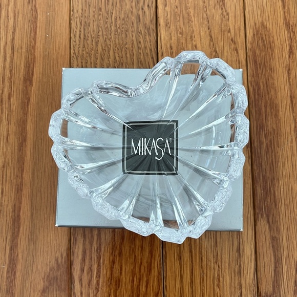 Vintage Mikasa Romantic Jewel Glass Heart Dish - Picture 4 of 6